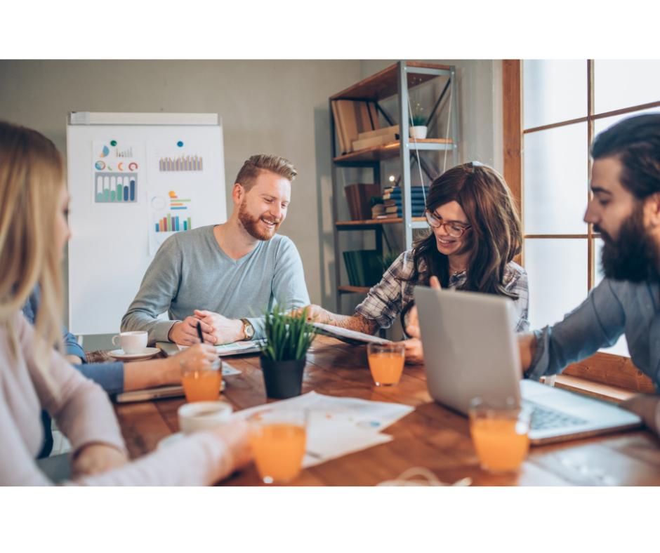 Mitarbeiterbefragung mit Wirkung - Landing Page MAB Stockimage Checkliste
